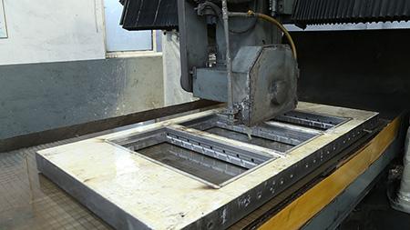 龙门磨床加工现场